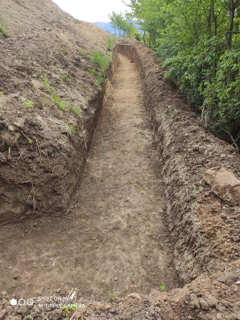 Oporný múr – Blato