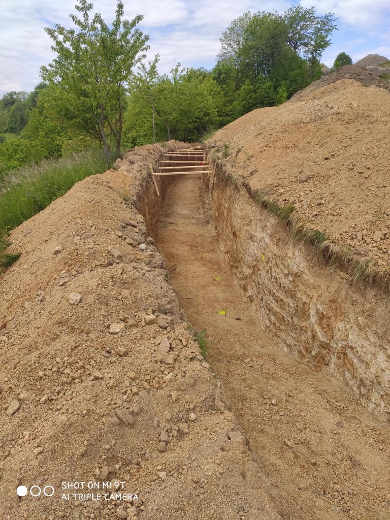 Oporný múr – Blato