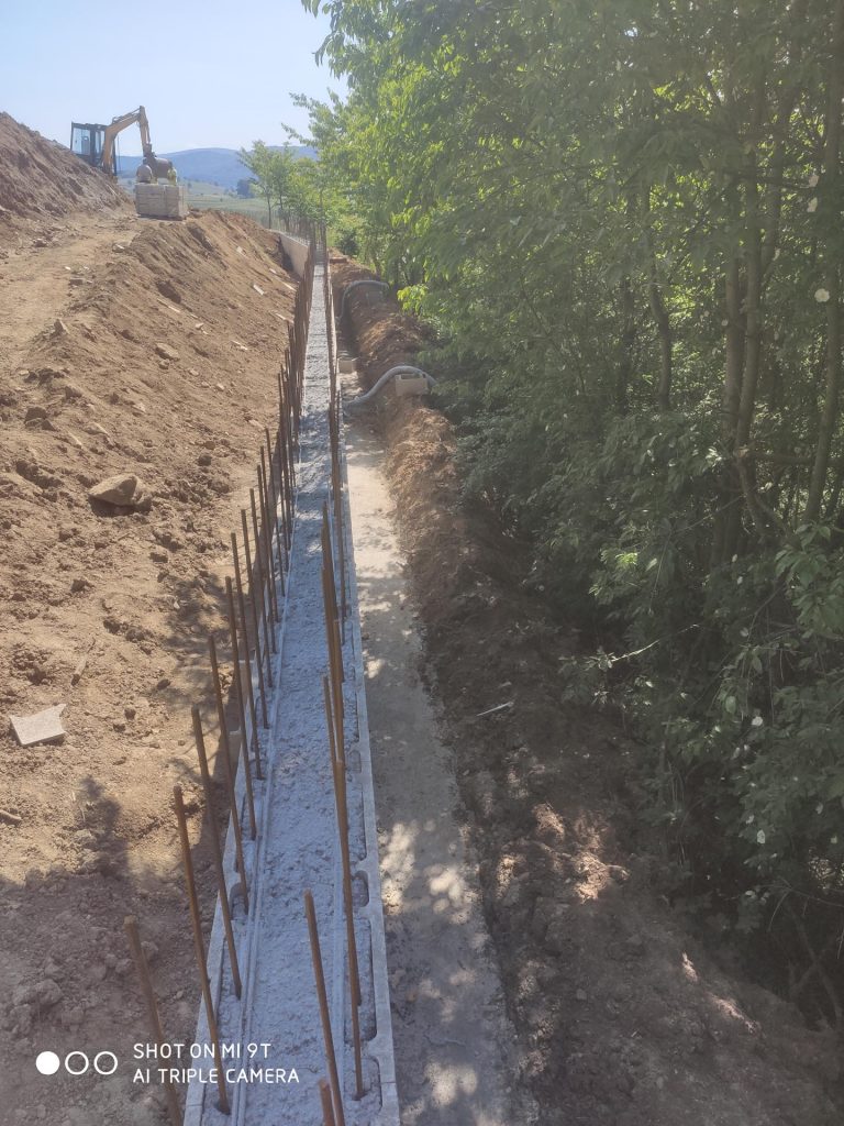 Oporný múr – Blato